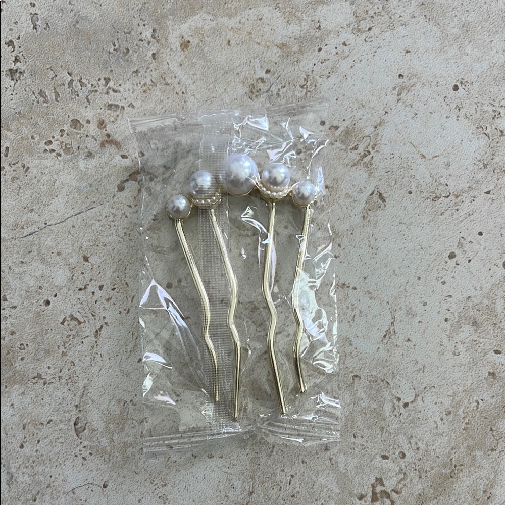 Elegant Gold Pearl Hair Pins